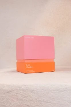 W22 The Sara Candle Sara Candle In Fresh Cut Roses 7 W22 The Sara Candle Sara Candle In Fresh Cut Roses