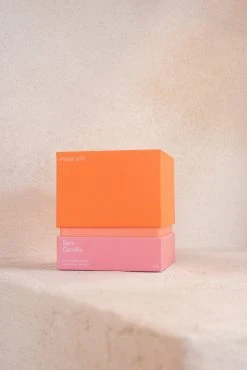 W22 The Sara Candle Sara Candle In Fresh Cut Roses 6 W22 The Sara Candle Sara Candle In Fresh Cut Roses