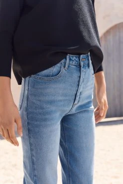 W22A Classic Mum Jeans In Blue Denim
