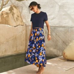 W22A Sage Crop Knit In Navy Tops