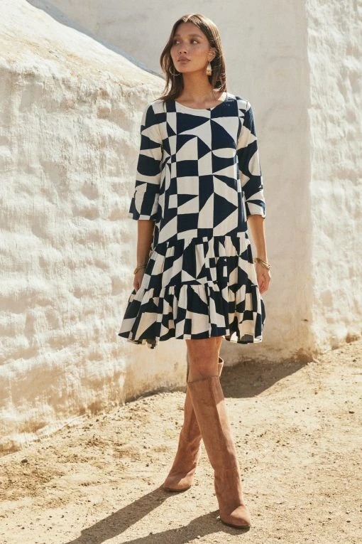 W22A Arabella Dress In Pepper Dresses