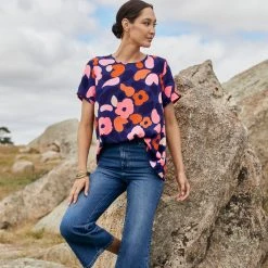 W22A Tops Daisy Top In Juniper