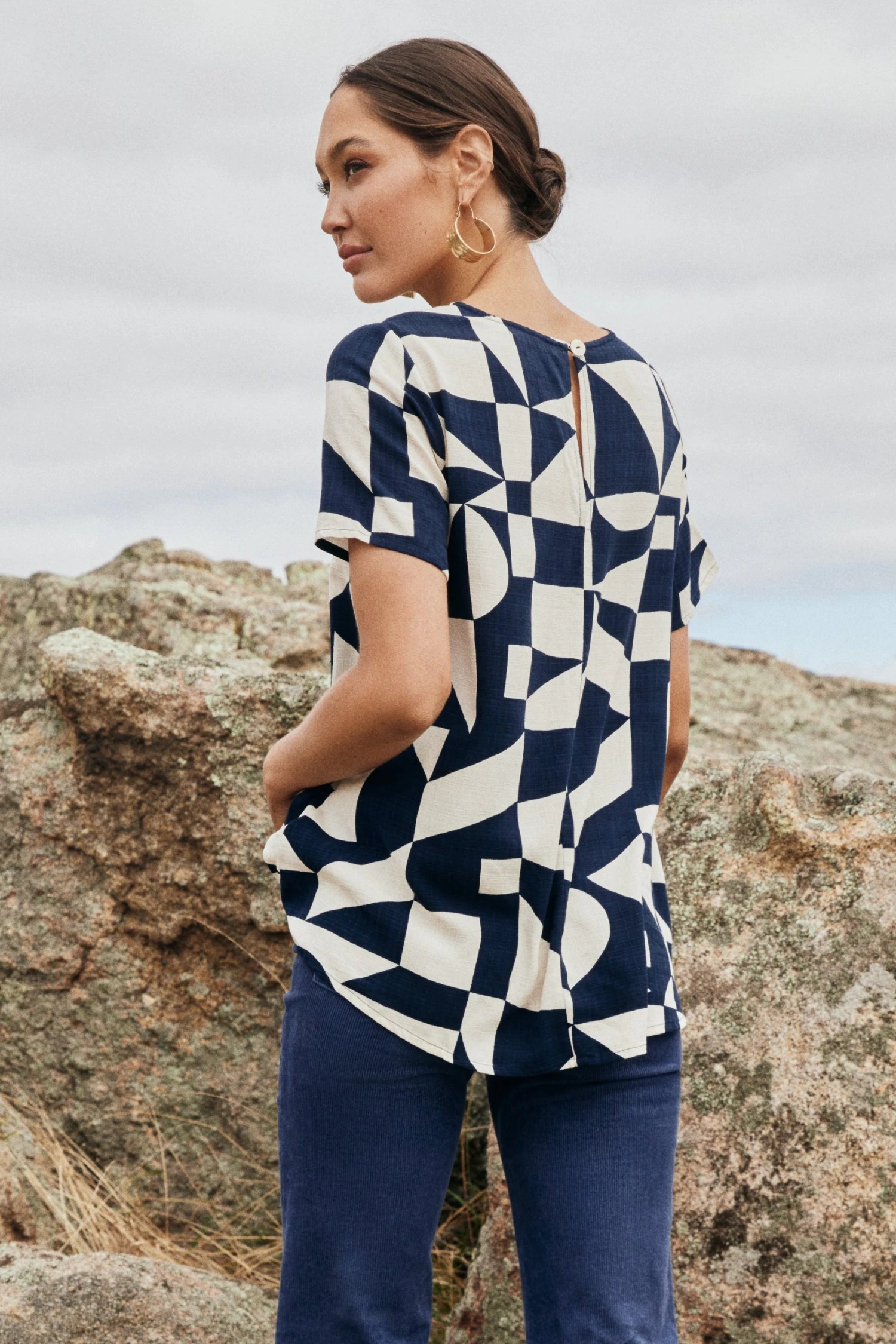 W22A Tops Daisy Top In Pepper 2 W22A Tops Daisy Top In Pepper