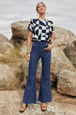 W22A Tops Daisy Top In Pepper 10 W22A Tops Daisy Top In Pepper