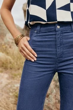 W22A Tops Daisy Top In Pepper 11 W22A Tops Daisy Top In Pepper