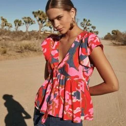 W22A Daphne Top In Sugar Maple Tops