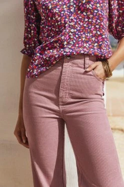 W22A Drew Cropped Flares In Pink Corduroy