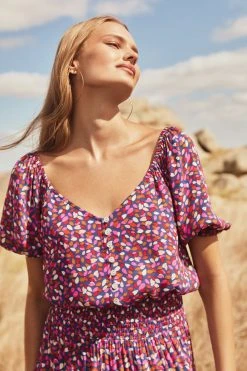 W22A Tops Elodie Top In River Birch