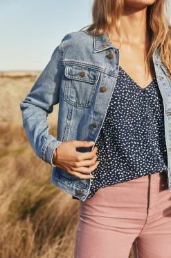 W22A Freya Jacket In Mid Blue Denim Tops