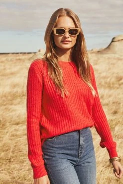 W22C Jane Jumper In Red Tops