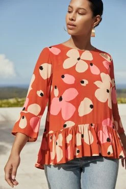 W22D Winter Celeste Top In Fire Bloom