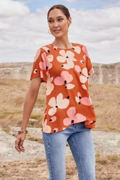 W22D Daisy Top In Fire Bloom 10 W22D Daisy Top In Fire Bloom