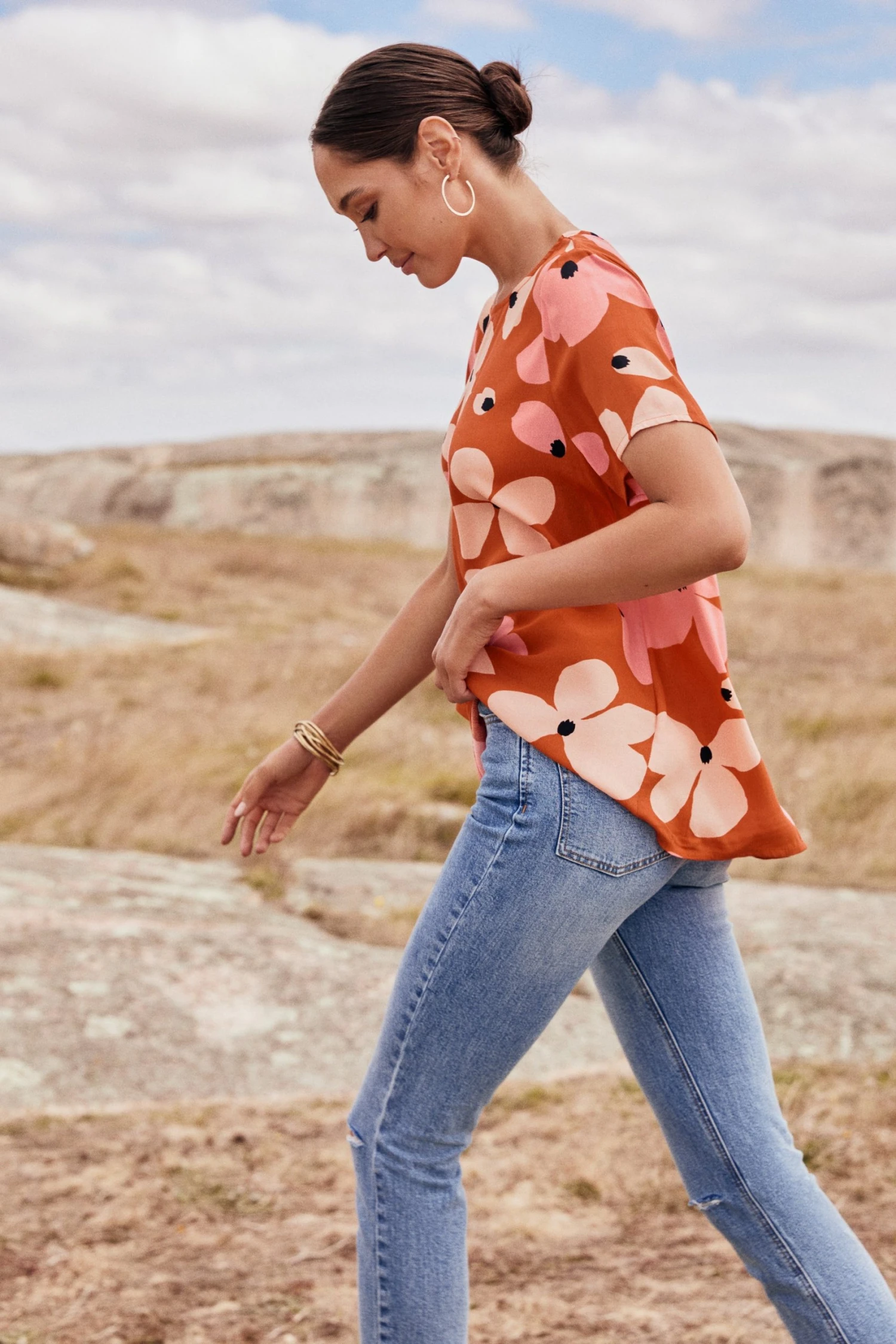 W22D Daisy Top In Fire Bloom 4 W22D Daisy Top In Fire Bloom